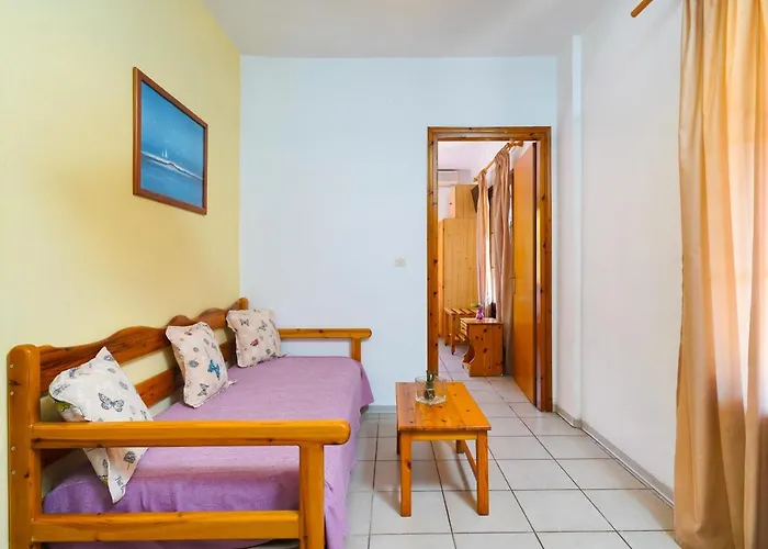 Penelopi Apartment *